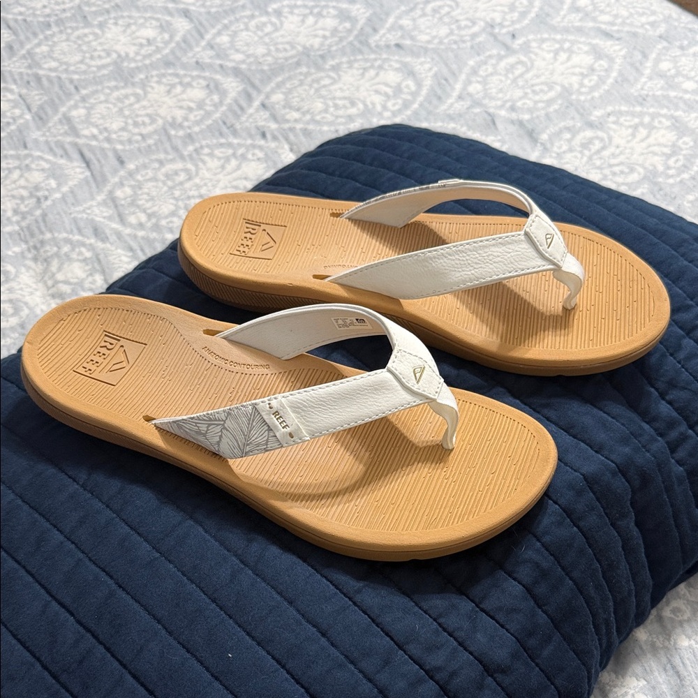 Reef Women's White Strap Tan Footbed Flip Flop Sandals size 11